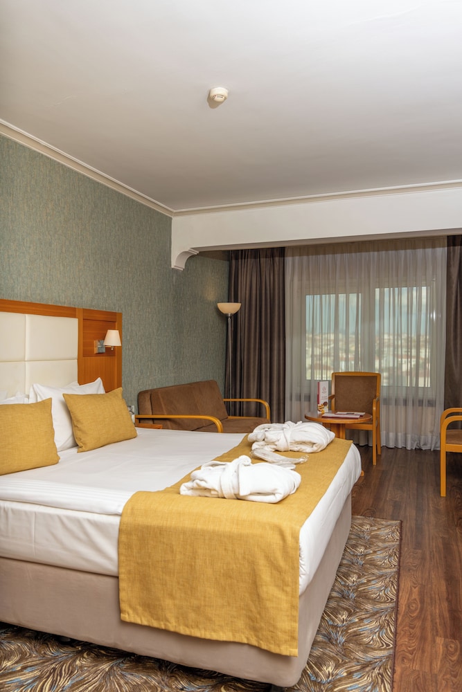 Akgun Istanbul Hotel, WorldHotels Crafted — Hotel rooms in Istanbul, Istanbul