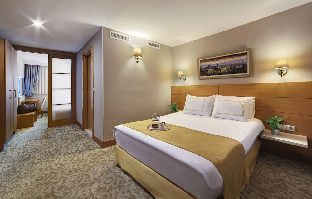 Almina Hotel - Special Class — Hotel rooms in Istanbul, Istanbul