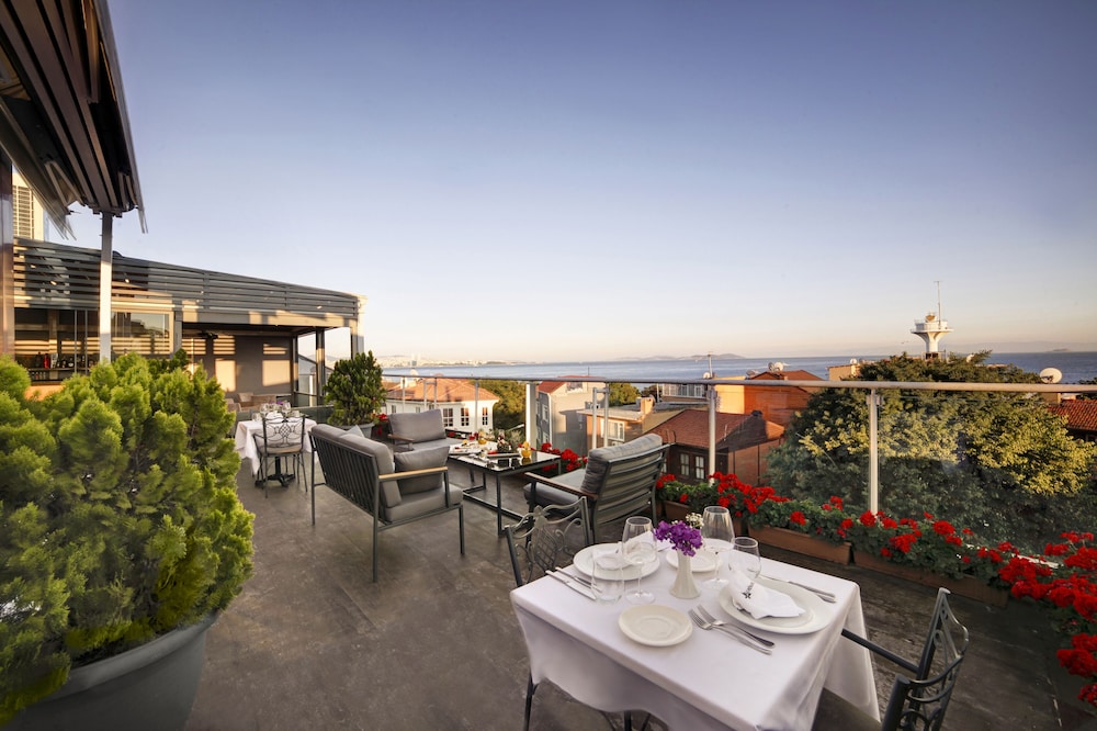 Almina Hotel - Special Class — Restaurant & bars in Istanbul, Istanbul