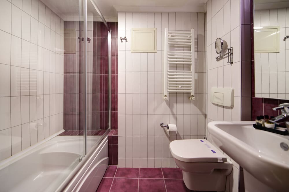 Almina Hotel - Special Class — Hotel rooms in Istanbul, Istanbul