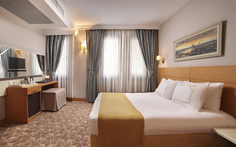 Almina Hotel - Special Class — Hotel rooms in Istanbul, Istanbul