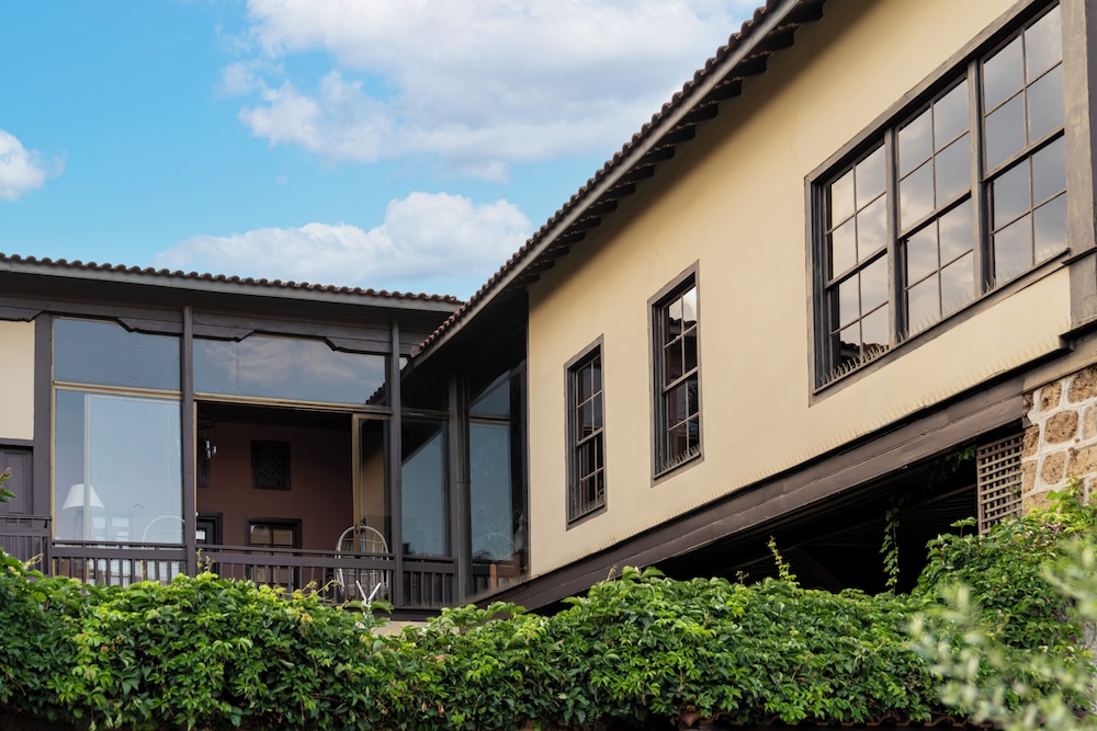 Alp Pasa Hotel - Special Class — Hotel building in Antalya