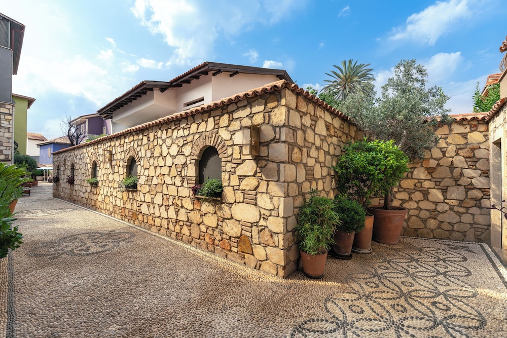 Alp Pasa Hotel - Special Class — Hotel building in Antalya