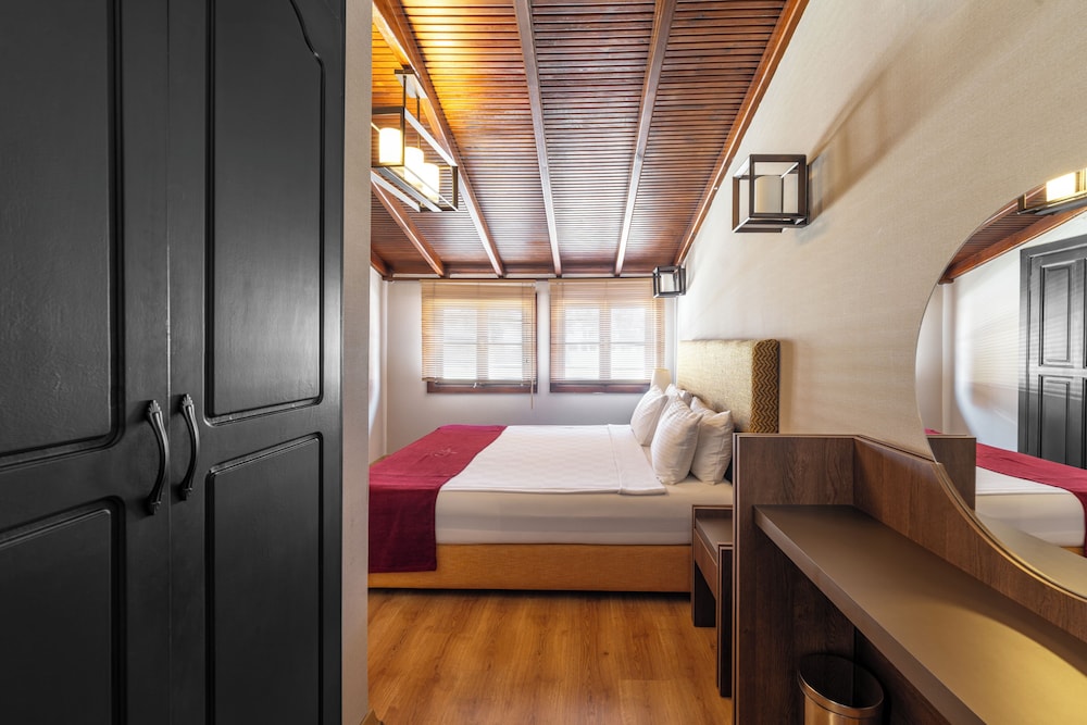 Alp Pasa Hotel - Special Class — Hotel rooms in Antalya