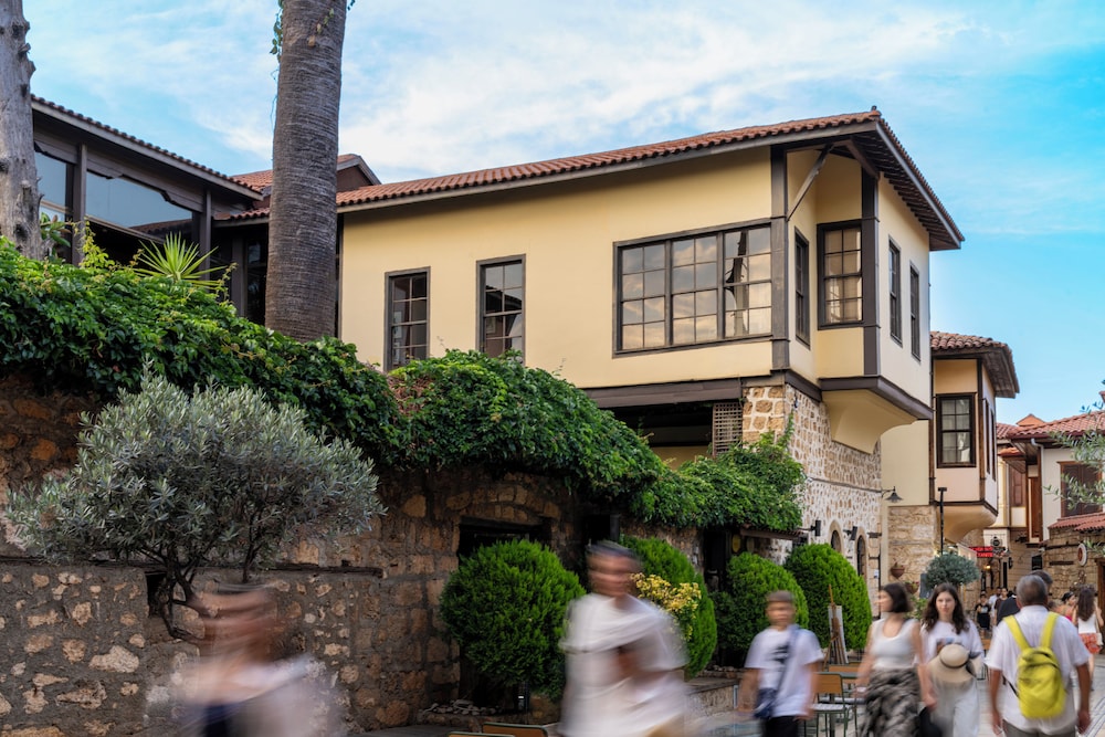 Alp Pasa Hotel - Special Class — Hotel building in Antalya