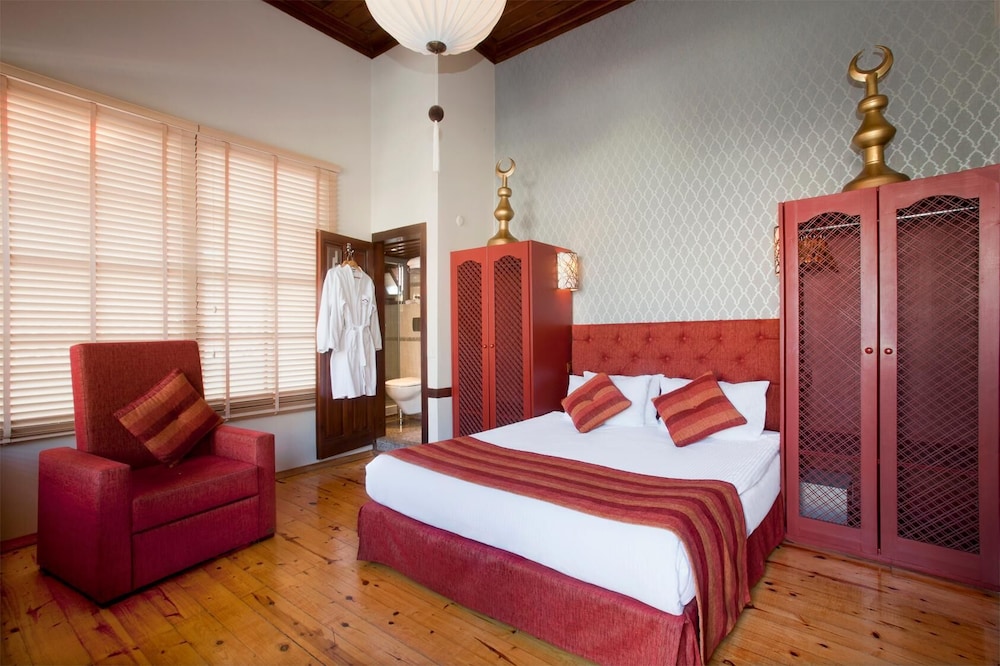 Alp Pasa Hotel - Special Class — Hotel rooms in Antalya