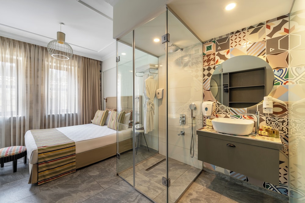 Alp Pasa Hotel - Special Class — Hotel rooms in Antalya