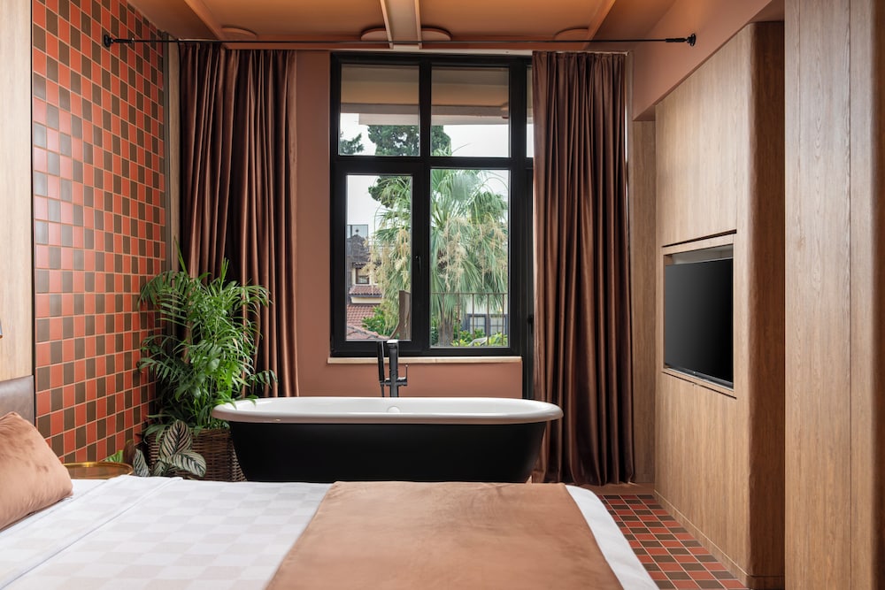 Alp Pasa Hotel - Special Class — Hotel rooms in Antalya