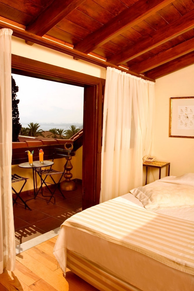 Alp Pasa Hotel - Special Class — Hotel rooms in Antalya