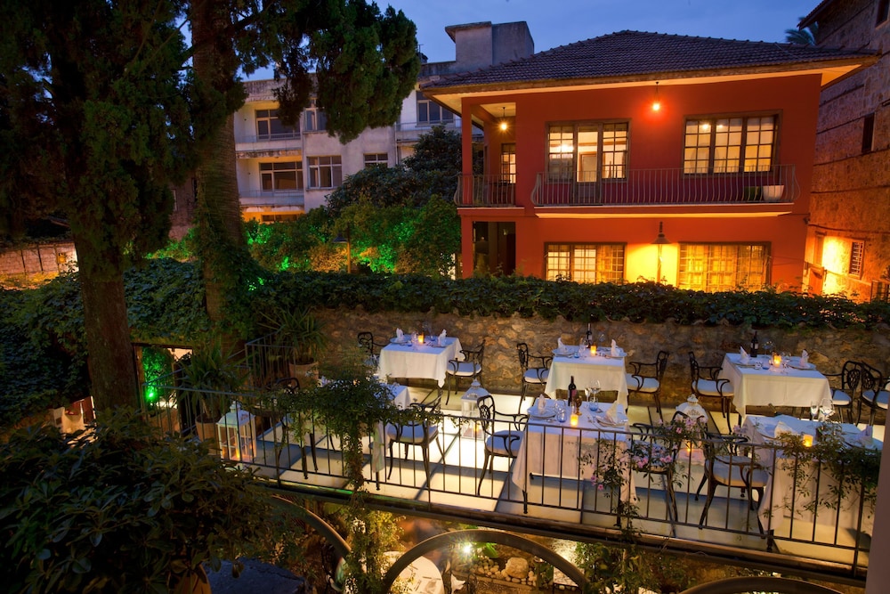 Alp Pasa Hotel - Special Class — Restaurant & bars in Antalya