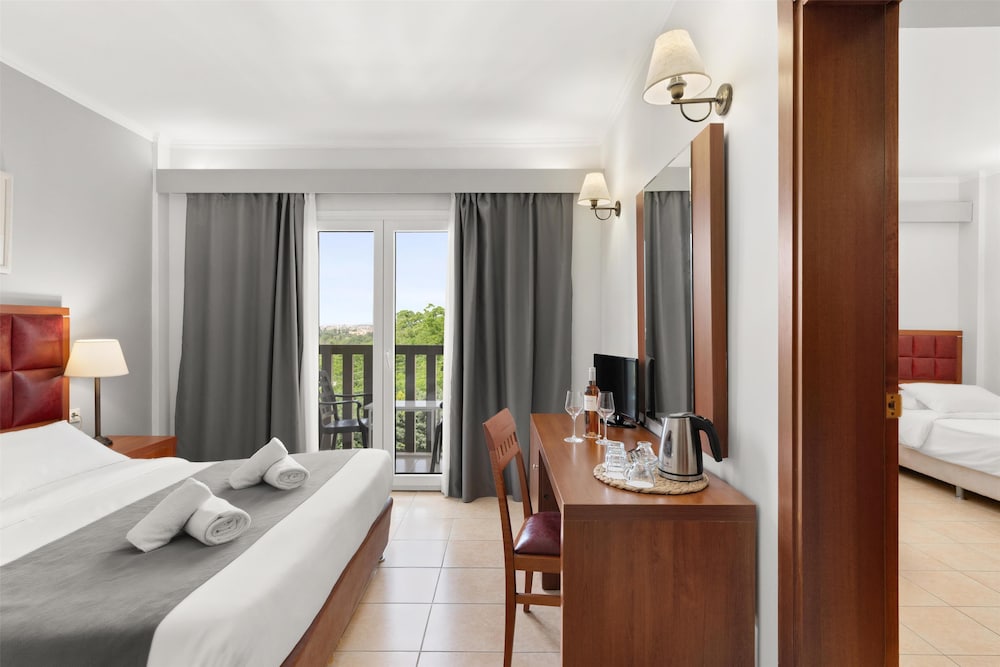 Ariti Grand Hotel Corfu — Hotel rooms in Corfu Town, Ionian Islands