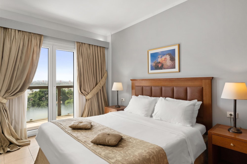 Ariti Grand Hotel Corfu — Hotel rooms in Corfu Town, Ionian Islands
