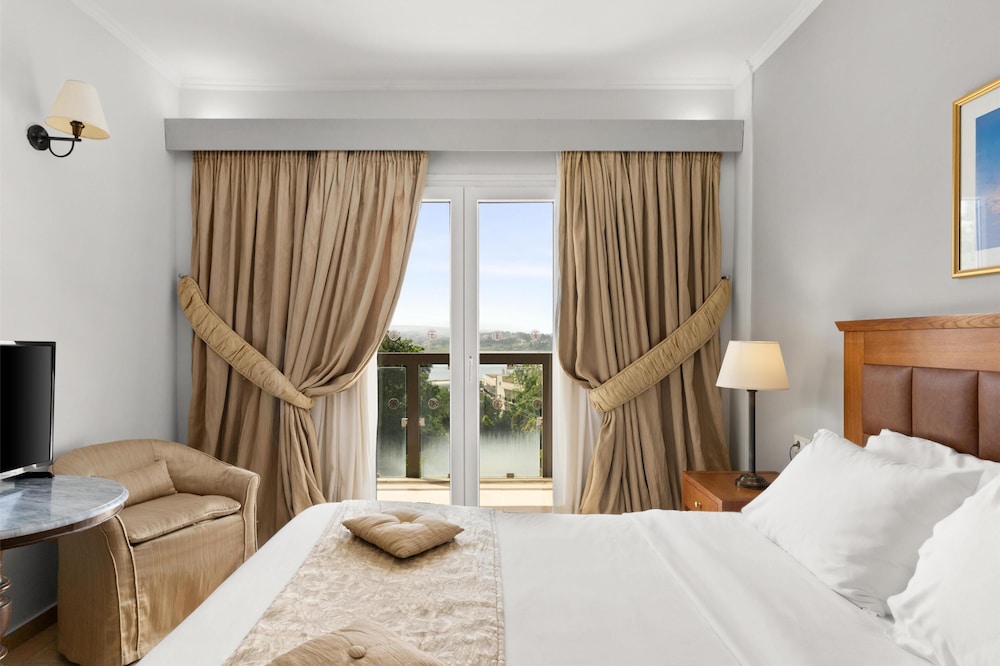 Ariti Grand Hotel Corfu — Hotel rooms in Corfu Town, Ionian Islands