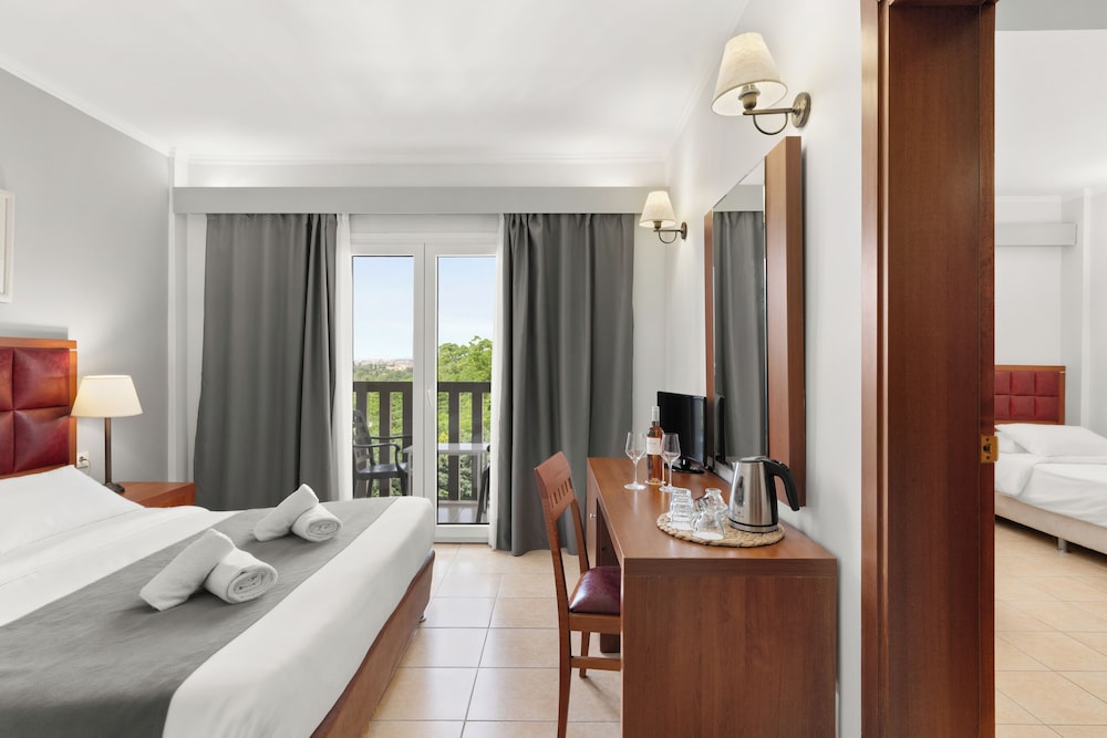Ariti Grand Hotel Corfu — Hotel rooms in Corfu Town, Ionian Islands