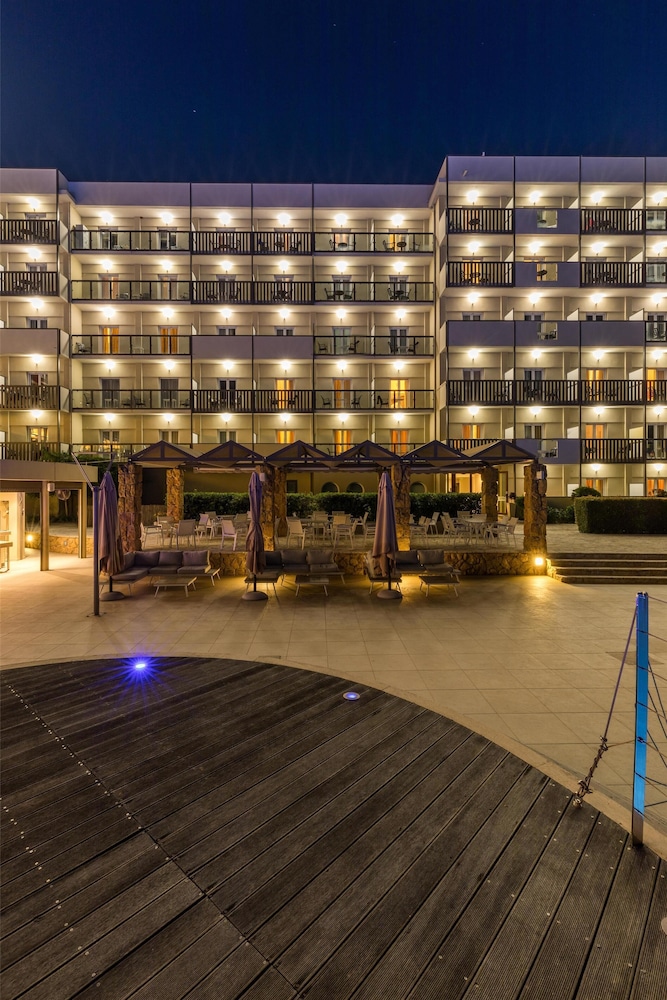 Ariti Grand Hotel Corfu — Hotel building in Corfu Town, Ionian Islands
