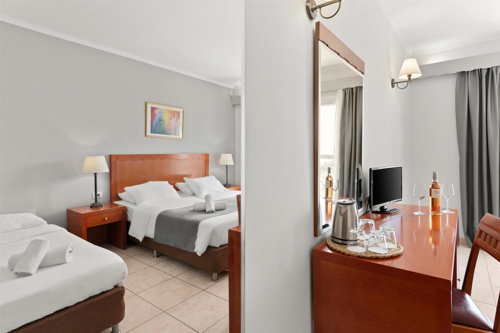 Ariti Grand Hotel Corfu — Hotel rooms in Corfu Town, Ionian Islands