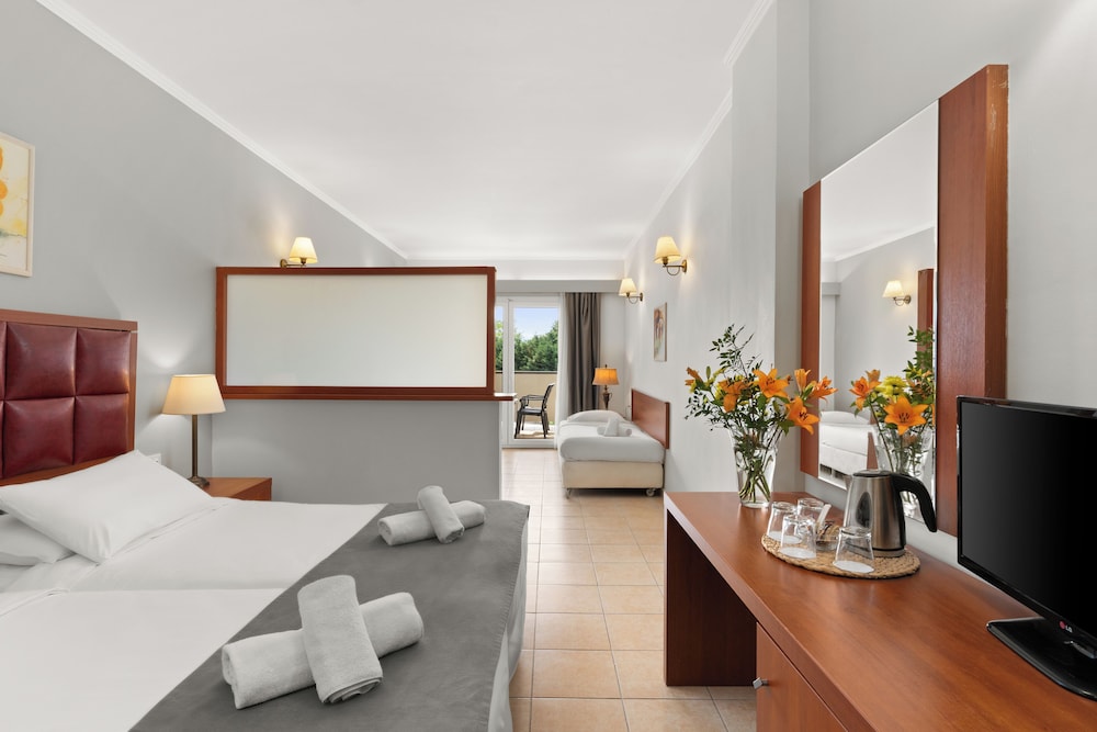 Ariti Grand Hotel Corfu — Hotel rooms in Corfu Town, Ionian Islands