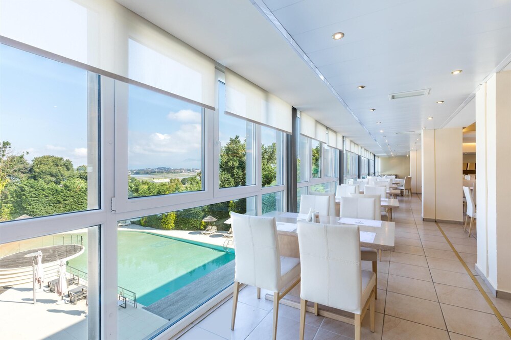 Ariti Grand Hotel Corfu — Restaurant & bars in Corfu Town, Ionian Islands