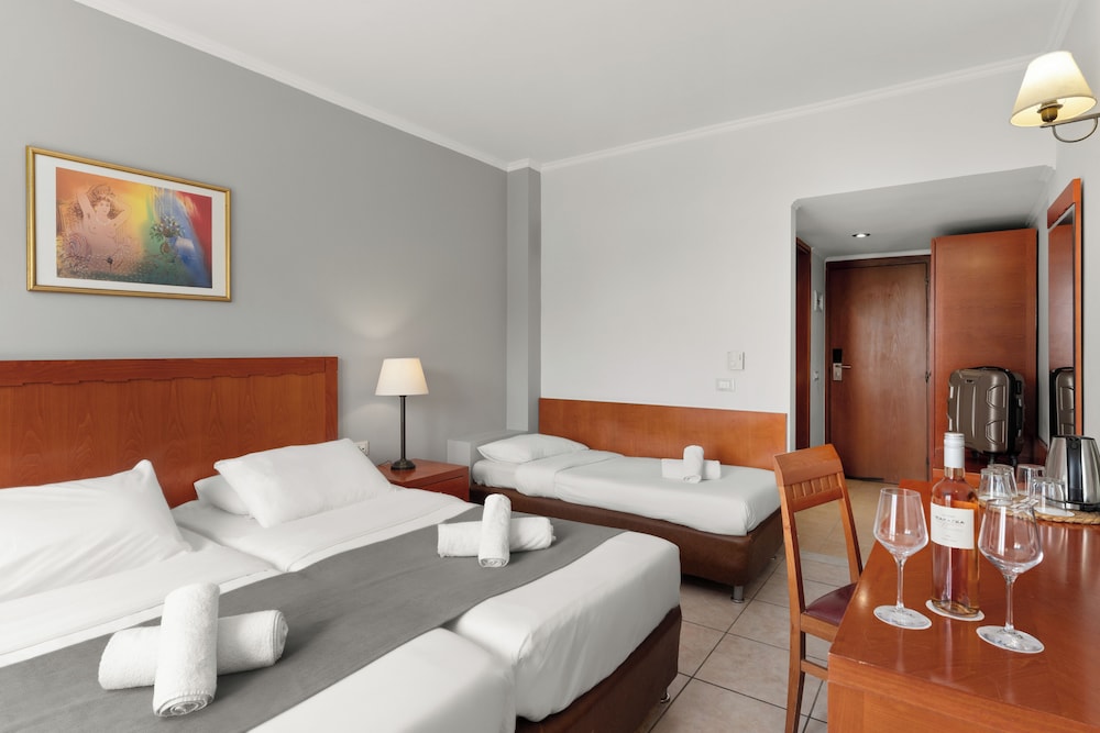 Ariti Grand Hotel Corfu — Hotel rooms in Corfu Town, Ionian Islands