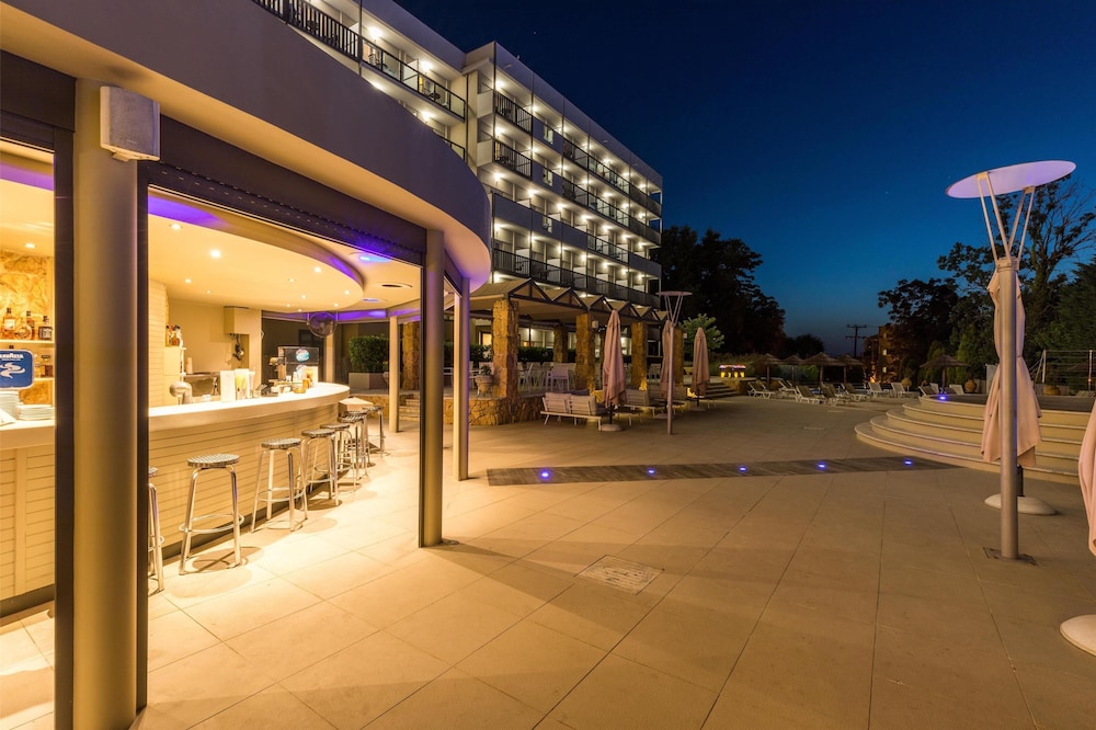 Ariti Grand Hotel Corfu — Restaurant & bars in Corfu Town, Ionian Islands