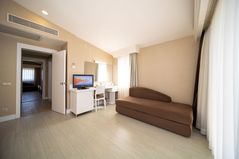 Sueno Hotels Beach Side — Hotel rooms in Side