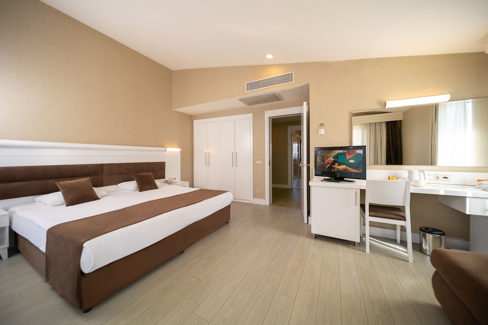 Sueno Hotels Beach Side — Hotel rooms in Side