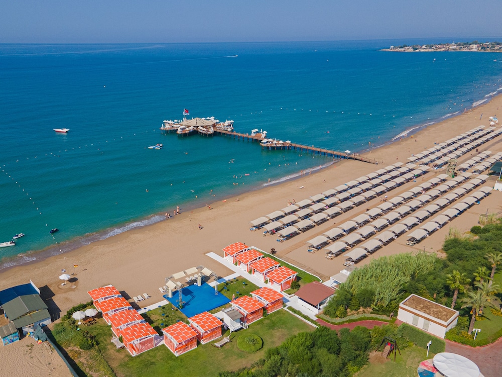 Sueno Hotels Beach Side — Beach in Side