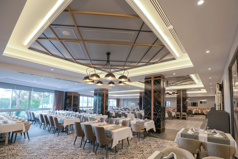 Sueno Hotels Beach Side — Restaurant & bars in Side