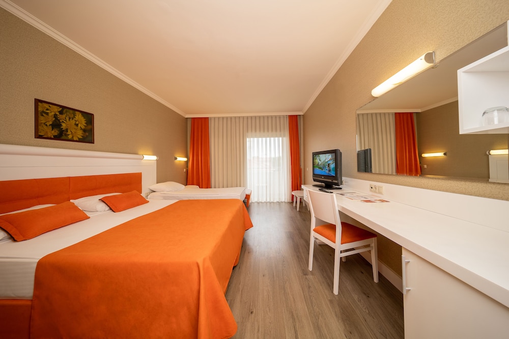 Sueno Hotels Beach Side — Hotel rooms in Side