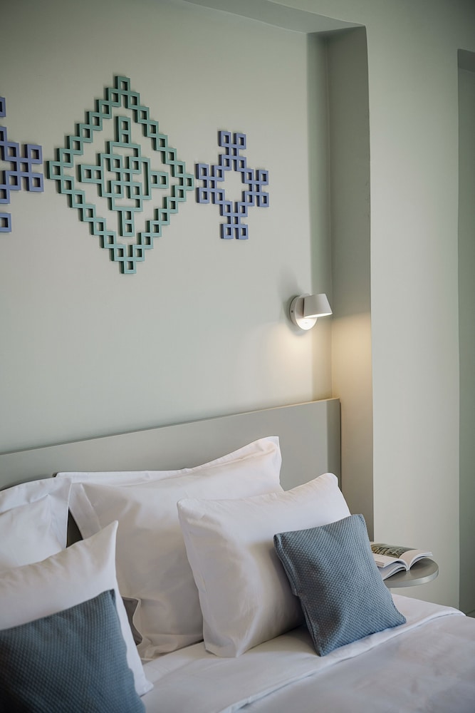 Arkadi Hotel — Hotel rooms in Chania