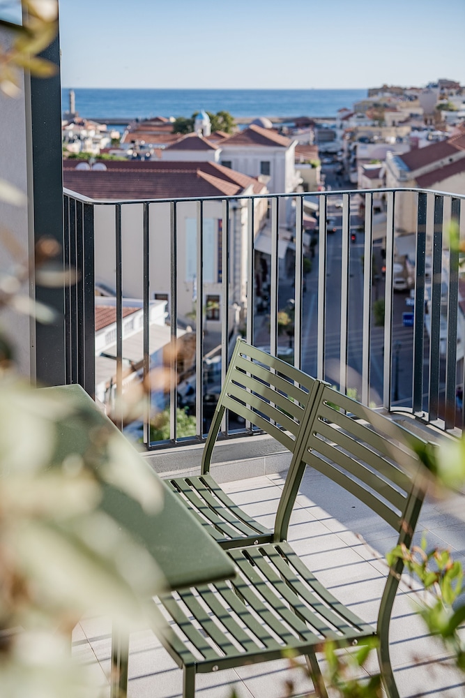 Arkadi Hotel — Hotel rooms in Chania