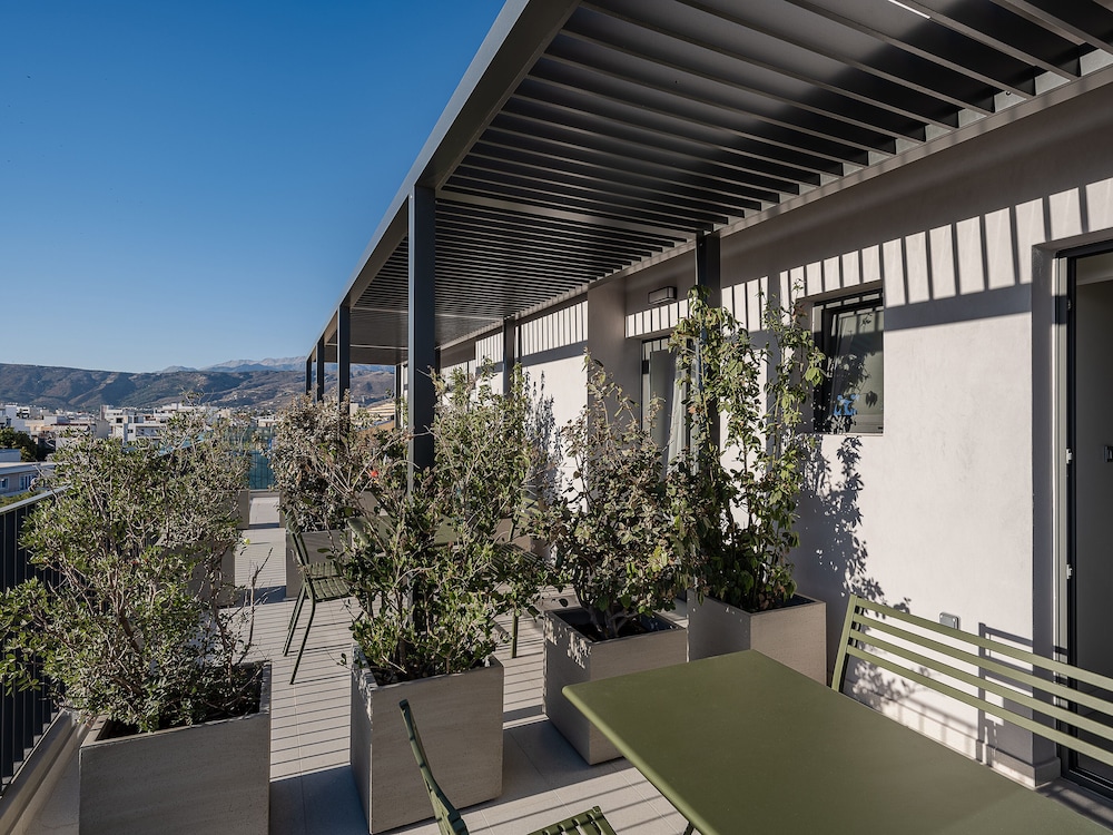 Arkadi Hotel — Hotel building in Chania
