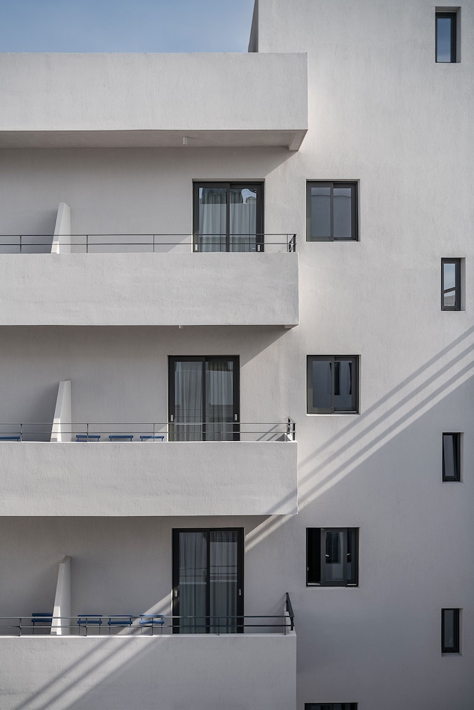 Arkadi Hotel — Hotel building in Chania