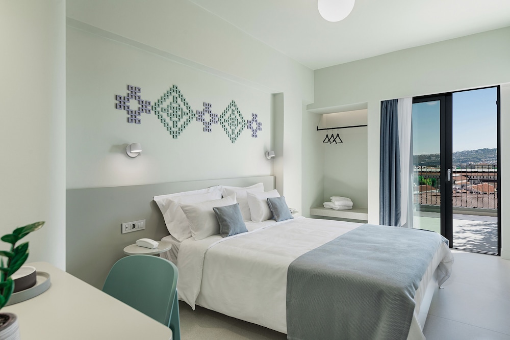 Arkadi Hotel — Hotel rooms in Chania