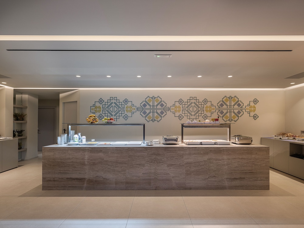 Arkadi Hotel — Restaurant & bars in Chania