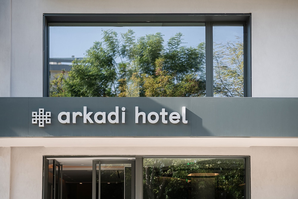 Arkadi Hotel — Hotel building in Chania