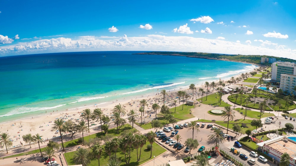 CM Playa del Moro Hotel — Beach in Cala Millor, Balearic Islands