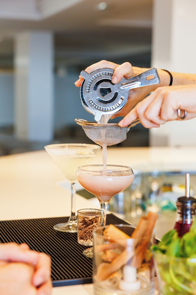 CM Playa del Moro Hotel — Restaurant & bars in Cala Millor, Balearic Islands