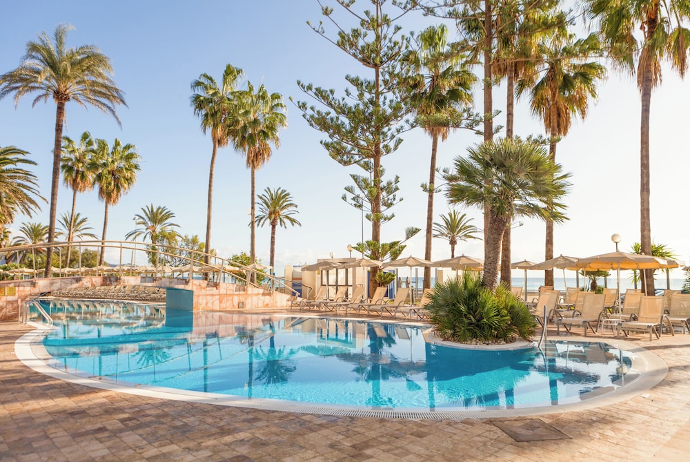 CM Playa del Moro Hotel — Swimming pool in Cala Millor, Balearic Islands