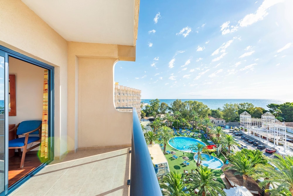 Port Denia Hotel — Swimming pool in Denia, Valencian Community