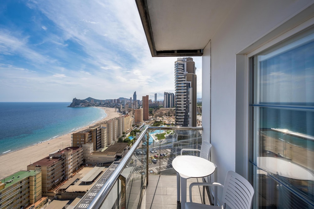 Hotel Poseidón Playa — Hotel rooms in Benidorm, Valencian Community