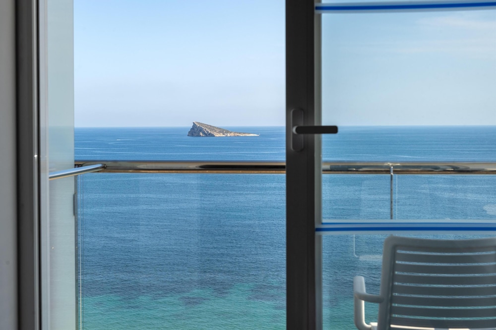 Hotel Poseidón Playa — Hotel rooms in Benidorm, Valencian Community