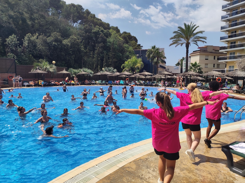 Hotel Rosamar Garden Resort — Swimming pool in Lloret de Mar, Catalonia