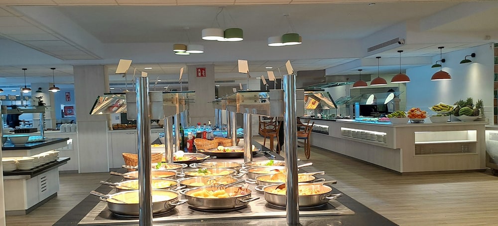 Hotel Rosamar Garden Resort — Restaurant & bars in Lloret de Mar, Catalonia