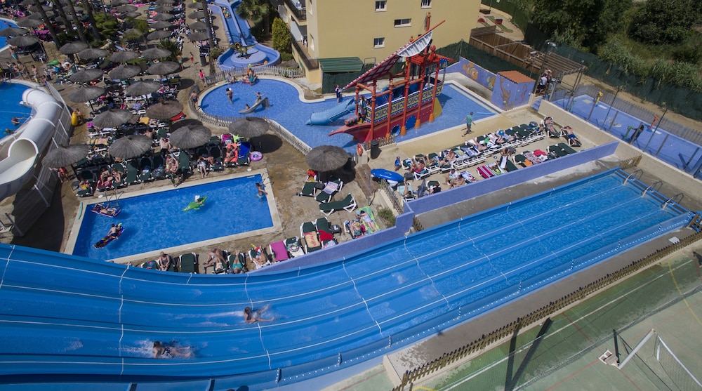 Hotel Rosamar Garden Resort — Swimming pool in Lloret de Mar, Catalonia