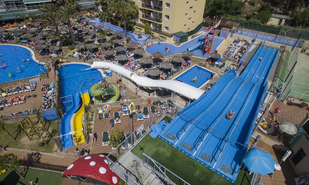 Hotel Rosamar Garden Resort — Swimming pool in Lloret de Mar, Catalonia