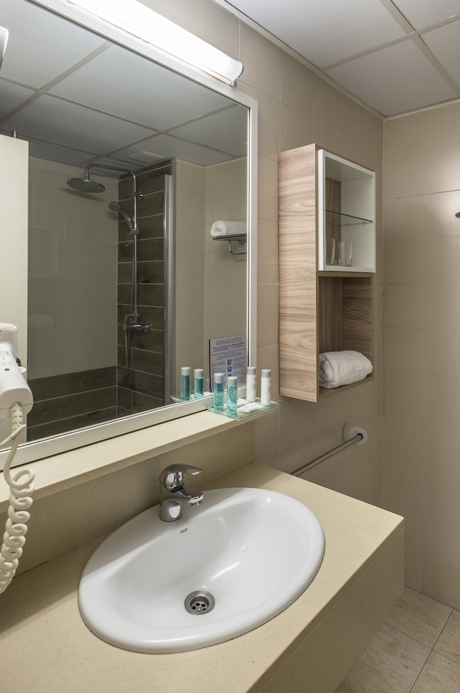 Hotel Rosamar Garden Resort — Hotel rooms in Lloret de Mar, Catalonia