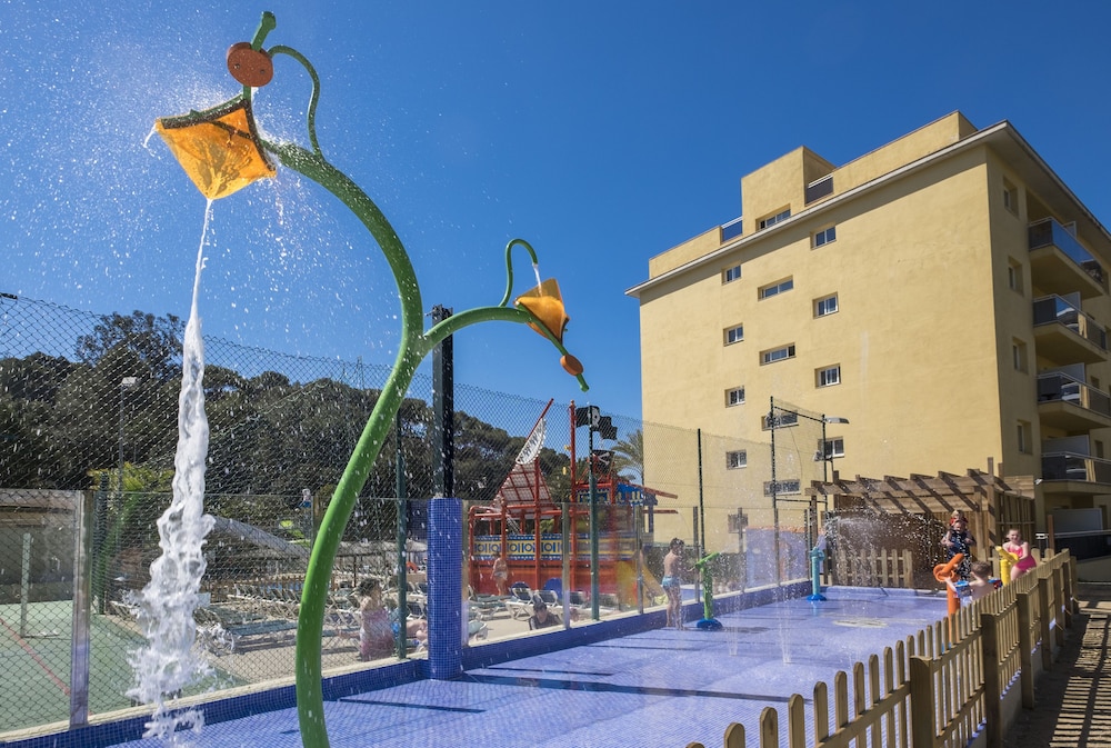 Hotel Rosamar Garden Resort — Swimming pool in Lloret de Mar, Catalonia