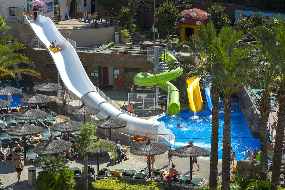 Hotel Rosamar Garden Resort — Swimming pool in Lloret de Mar, Catalonia
