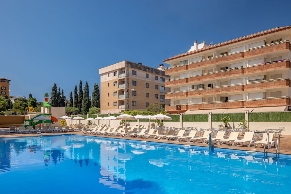 htop Amatista — Swimming pool in Lloret de Mar, Catalonia